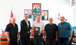 Gazimağusa Belediyesi sıkıştırmalı çöp aracı alımı için sözleşme imzaladı
