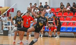 U-16 Kızlar Hentbol Ligi’nde gol yağmuru