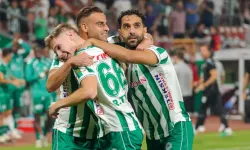 Konyaspor ilk üç puanını Trabzonspor'a karşı aldı