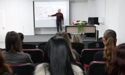 Lefkoşa Maratonu'nda görevli olacak öğrencilere eğitim verildi