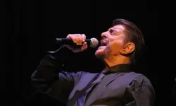 Şarkıcı Alpay hayatını kaybetti