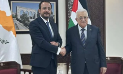Filistin Devlet Başkanı Abbas Rum lider Hristodulidis’le görüştü
