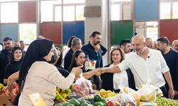 Bozkurt, Perşembe Pazarı’nı ziyaret etti, esnaf ve vatandaşla bir araya geldi