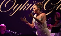Öykü Gürman, Merit Lefkoşa’da müzik ziyafeti sundu!