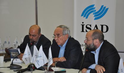 İŞAD, Lefkoşa ara bölgede 'Federal Kıbrıs Son Şans mı?' konulu panel düzenledi