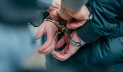 KKTC’ye tır dorsesinde kaçak giren 5 kişi tutuklandı