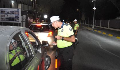 27 araç trafikten men edildi, beş sürücü tutuklandı