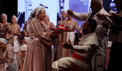 Gelenekten Geleceğe Mirasımız Kıbrıs Müzikali ayakta alkışlandı