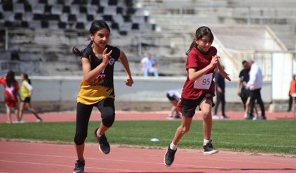 İlkokullar finaller için kıyasıya yarışıyor