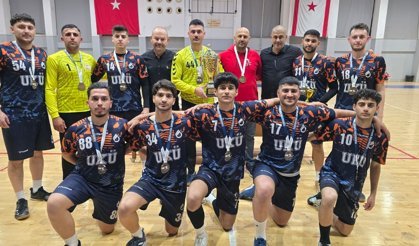 Hentbol Federasyon Kupası’nda UKÜ’den çifte zafer