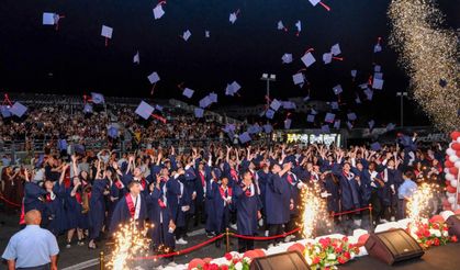 Yakın Doğu Koleji’nde 108 mezun coşkuyla geleceğe uğurlandı