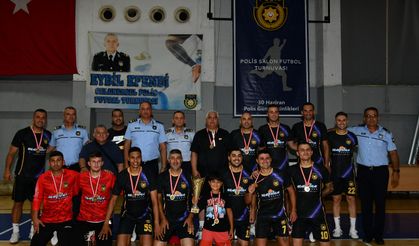 4’üncü Eybil Efendi Polis Salon Futbol Turnuvası’nın şampiyonu Girne Polis Müdürlüğü takımı