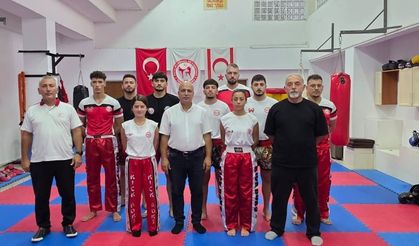11 kickbokscu kuşak terfisi aldı