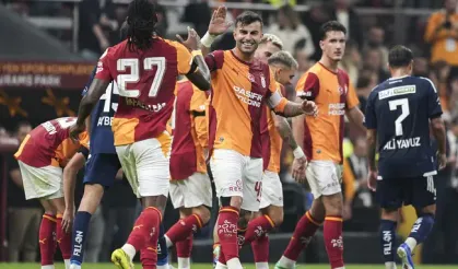 Aslan uzatmalarda kükredi