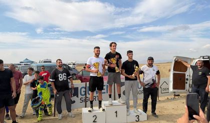 Motokross tutkunları Dilekkaya’da nefesleri kesti