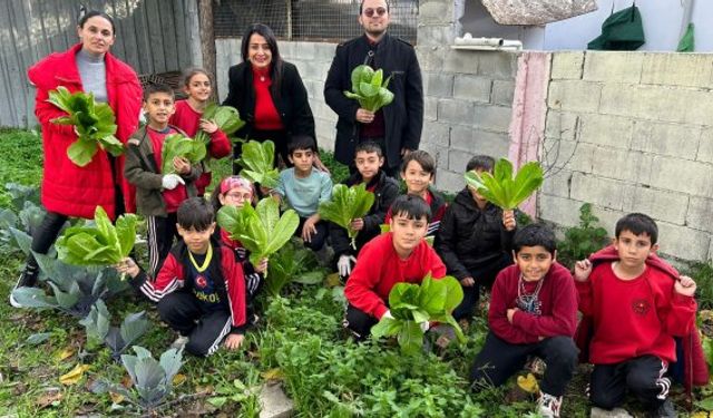 Haspolat İlkokulu’nda ilk hasatlar yapıldı