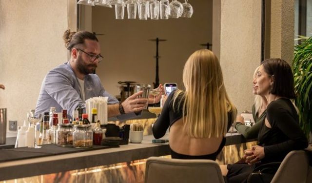 The Roof Garden Restaurant & Lounge Bar, Merit Royal’de Kapılarını Açtı