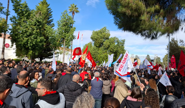 33 sendika Meclis önünde eylem yaptı, genel greve gidildi