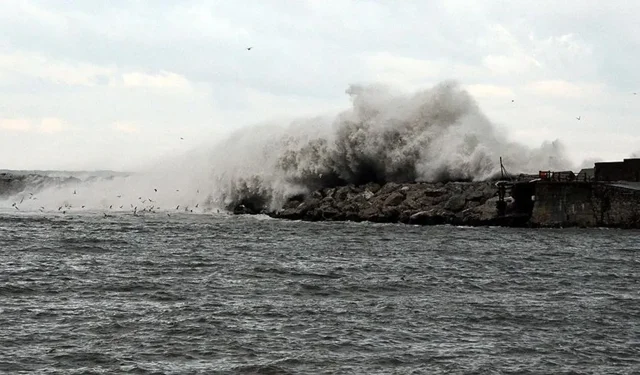 Meteoroloji, denizde fırtına uyarısı yaptı