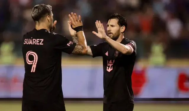 Messi ve Suarez'e "ense tutma" cezası