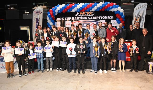 Kartingciler kupalarını görkemli bir törenle aldı