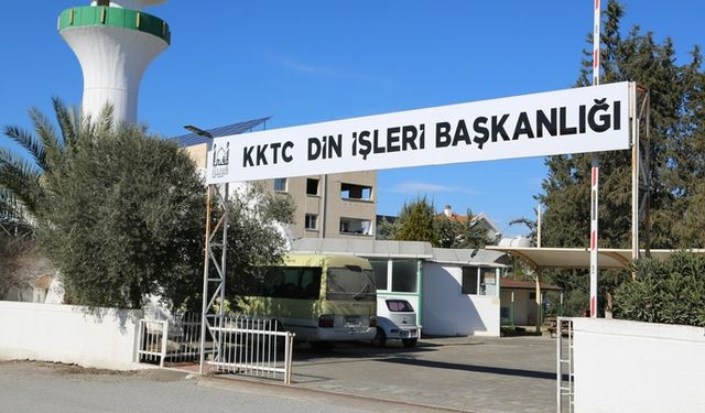 Din İşleri Başkanlığı: "Cuma namazı için ezan 12.30’da okunacak"