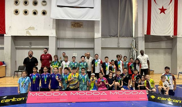 Badminton 13 yaş altı şampiyonası yapıldı
