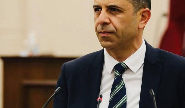 Özersay: "Adaletin önünü tıkıyorsunuz"