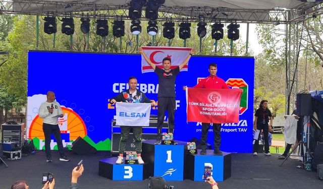 Hakan Tazegül Runtalya Yarı Maraton birincisi