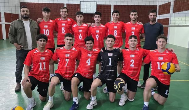 Voleybol U17 Erkek Takımı Türkiye yolcusu