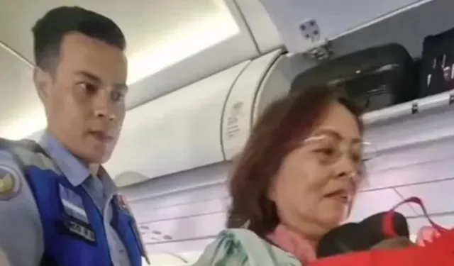 Uçakta bomba şakası yapan kadın apar topar indirildi