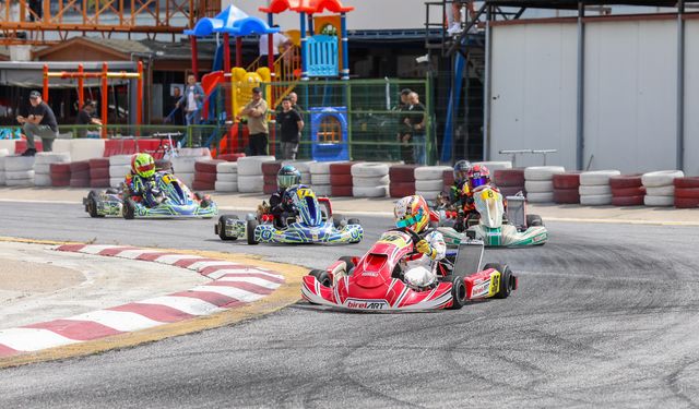 Kartingciler, 19 Mayıs etkinlikleri kapsamında yarışıyor