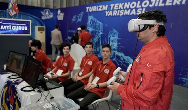 Kıbrıslı öğrencilerin sanal gerçeklik projesi, Bellapais Manastırı'nı TEKNOFEST ziyaretçileriyle buluşturuyor