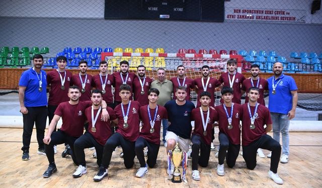 UKÜ’den çifte zafer