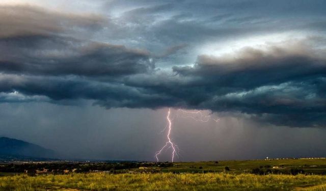 Meteoroloji'den yarın için yoğun yağış uyarısı