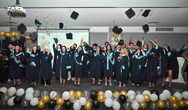 Dr. Suat Günsel Girne Koleji’nden Dünyaya!