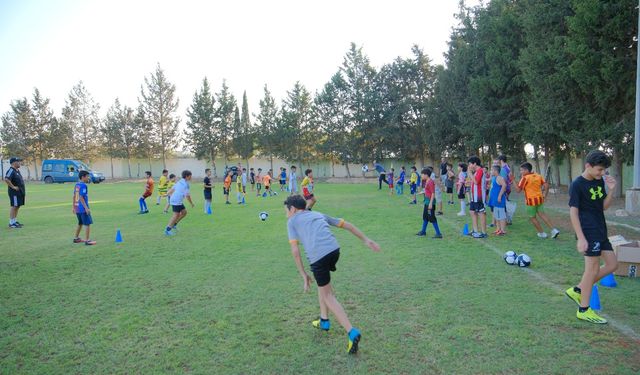 Mehmetçik Büyükkonuk Belediyesi Futbol Akademisi antrenmanlara başladı