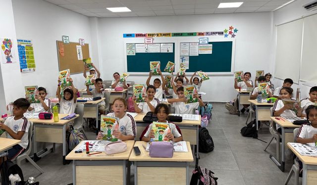 Çatalköy-Esentepe Belediyesi çocuklara Çevre Eğitimi Seti dağıttı