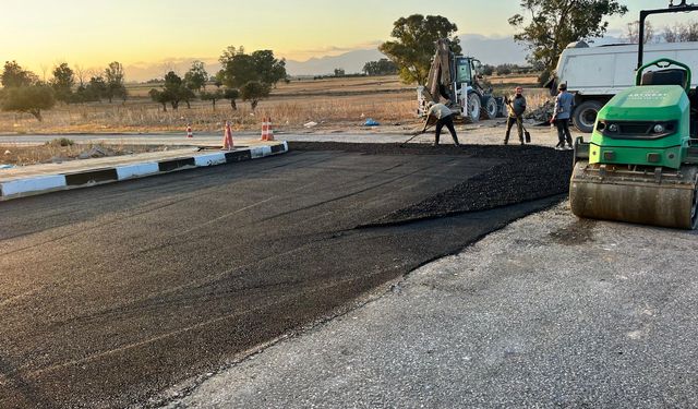 Mesarya Belediyesi, Paşaköy’de asfaltlama ve yama çalışmalarına devam ediyor