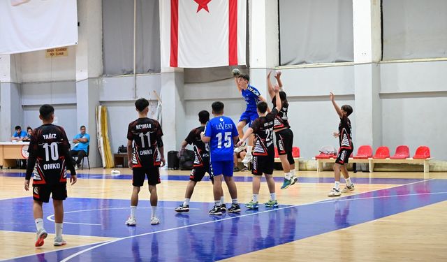 Hentbol U 16’da ilk finalistler belirlendi