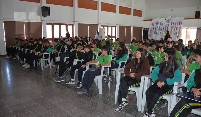 Yakın Doğu Üniversitesi Hastanesi’nden devlet okullarına kanserle mücadele eğitimi