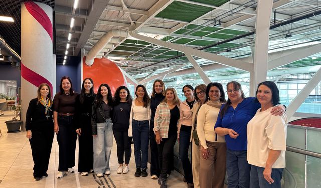 Mavi Fırça Sanat Evi’ndeki 30 kadının resimleri Ankara’da sergilenecek