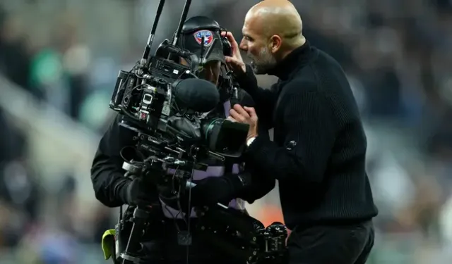 Guardiola kameramandan özür diledi