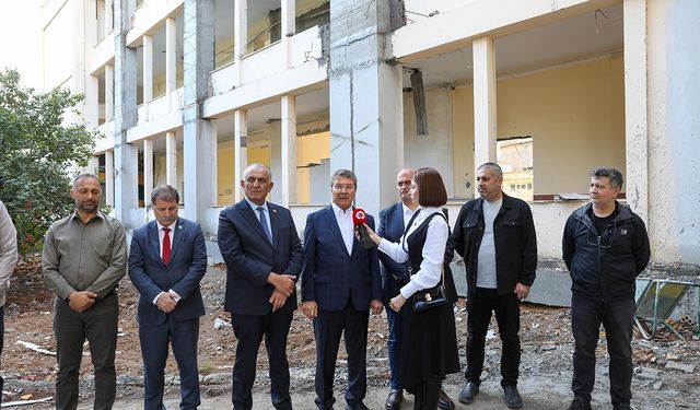 Üstel: “Namık Kemal Lisesi Kıbrıs Türk tarihidir, ismi de ruhu da yaşayacak”