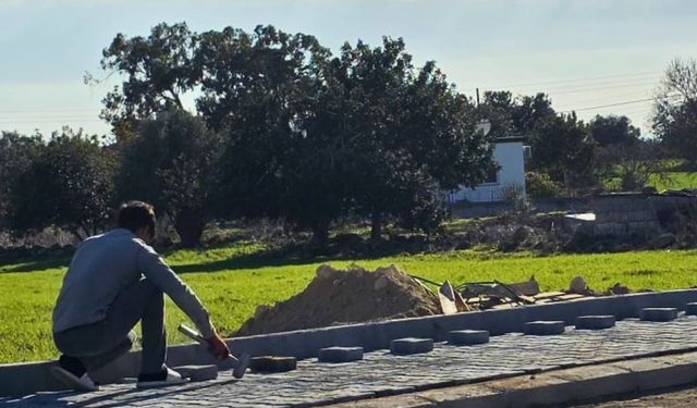 Erenköy-Karpaz Belediyesi köylere kaldırım döşüyor