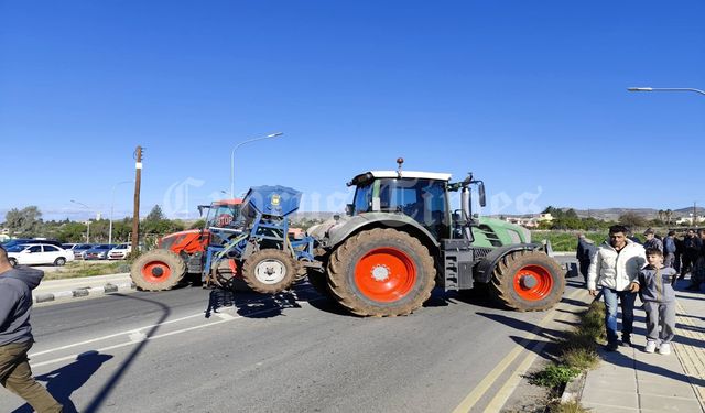 Güney Kıbrıs’ta çiftçiler ve öğretmenler eylemde