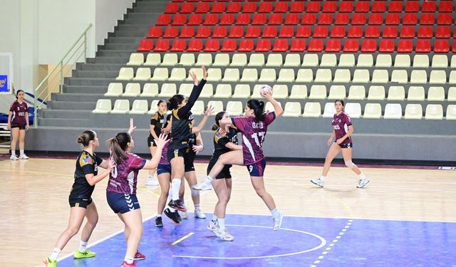 Hentbol U18’de finalistler belirlendi