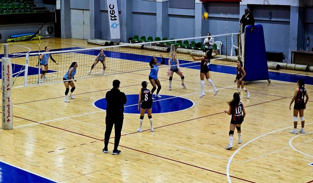 U13 Kızlarda finalin adı: Cihangir GSK-MVOSD