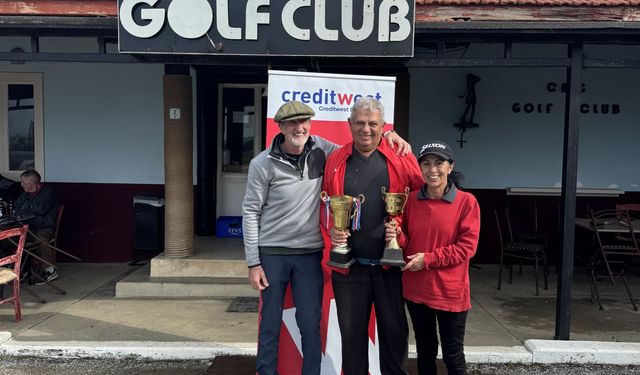 Texas Scramble Çiftler Golf Turnuvası şampiyonları Garabli çifti