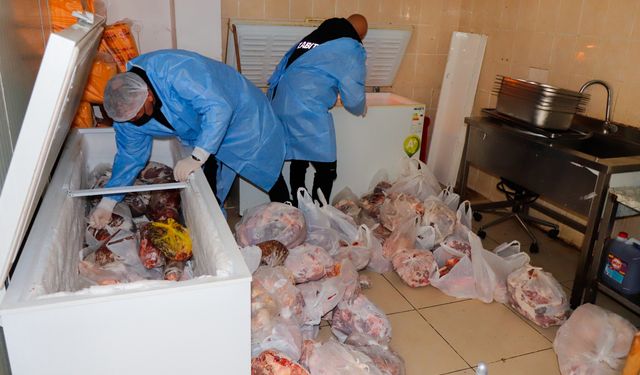 Gazimağusa’da 800 kilo kaçak et ele geçirildi